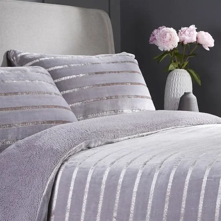 Stripe Reversible Teddy Duvet Set.