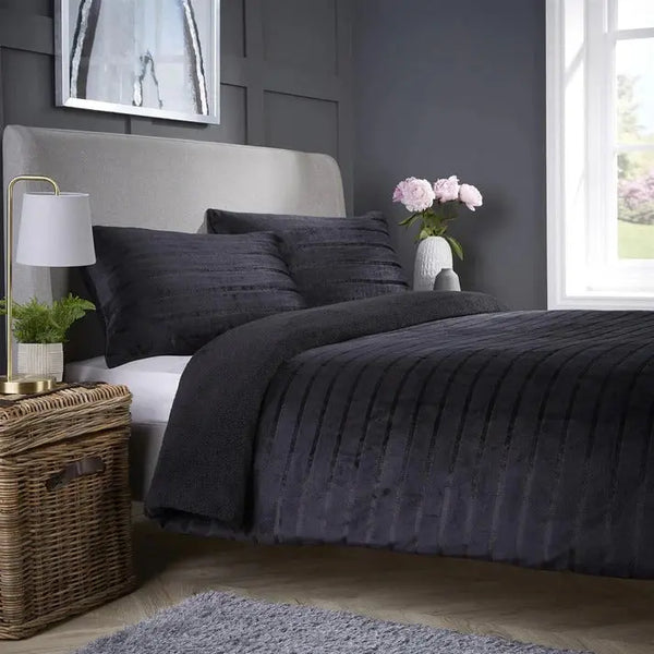 Stripe Reversible Teddy Duvet Set.