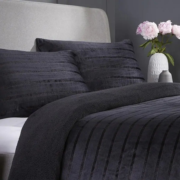 Stripe Reversible Teddy Duvet Set.