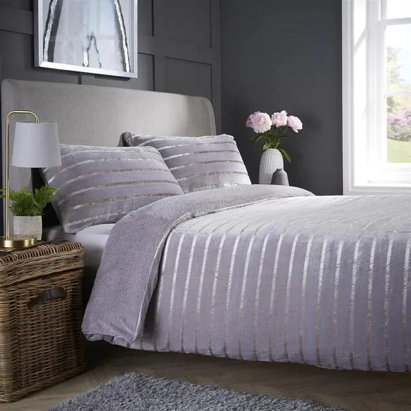 Stripe Reversible Teddy Duvet Set.